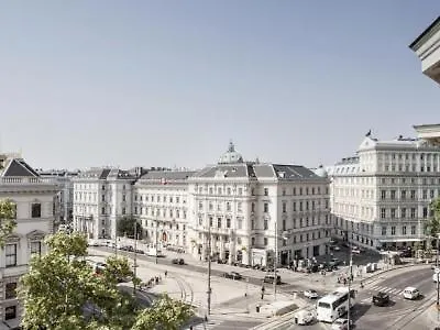 Grand Ferdinand - Your In The Center Hotel
