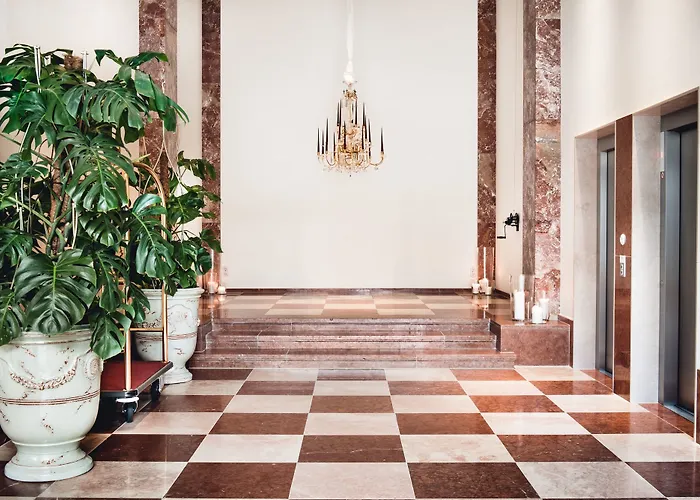 Grand Ferdinand - Your In The Center Vienna